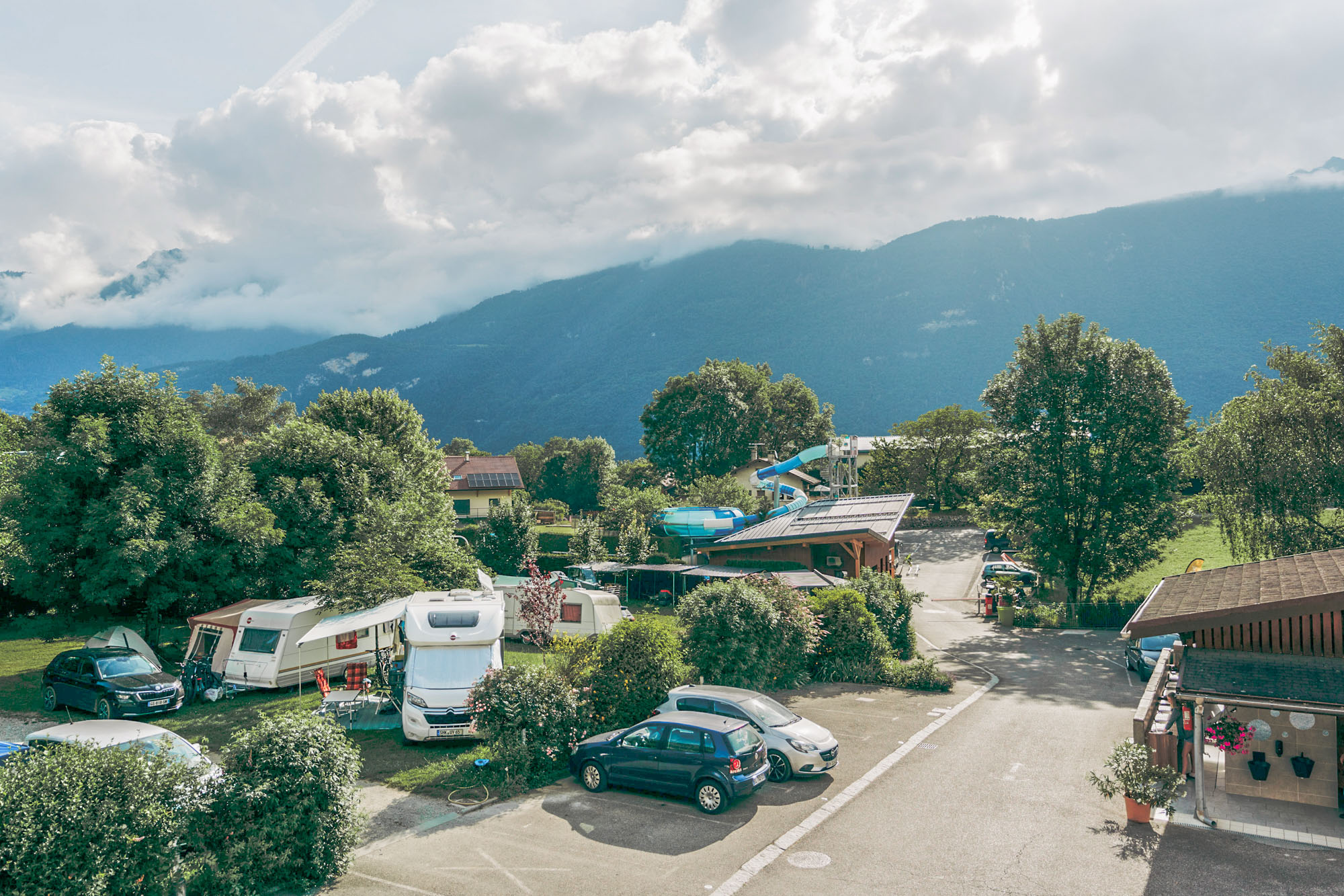 allee camping kampeerplaats lo velajo