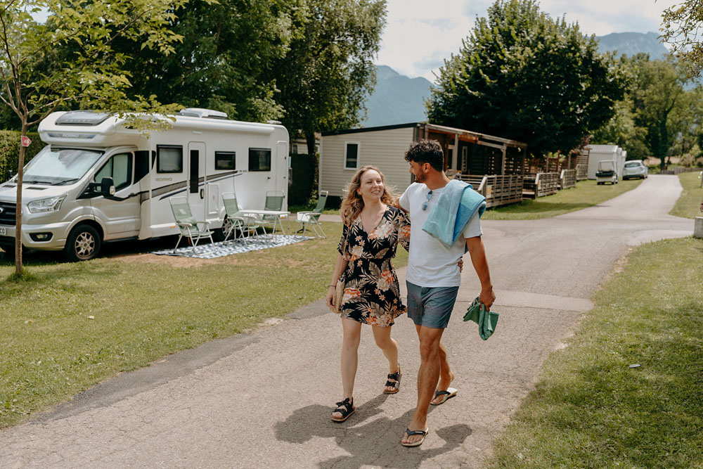 emplacement camping car lathuile